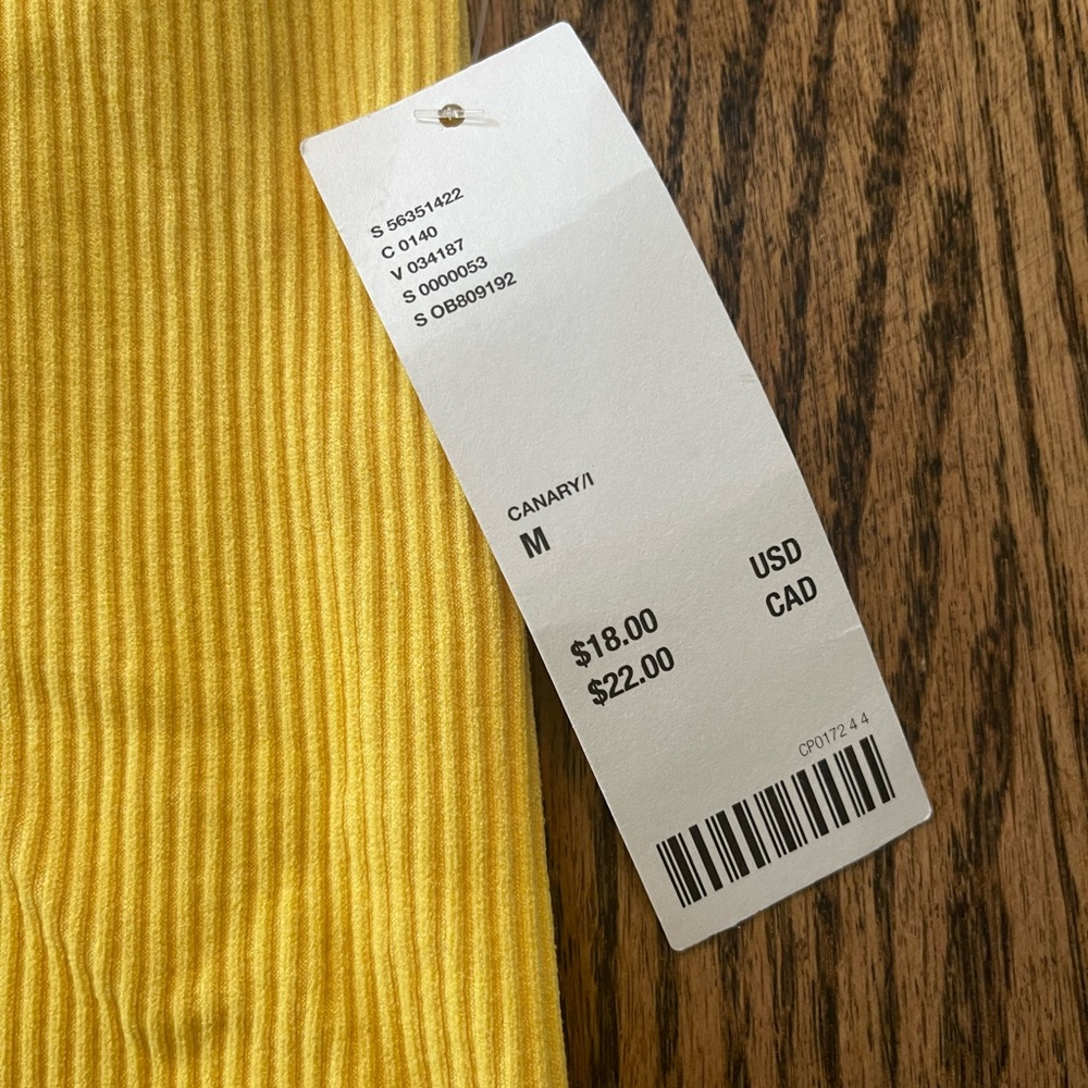 3/$20 ❤️ Urban Outfitters Yellow Halter Crop Tank Top size M - Picture 3 of 3